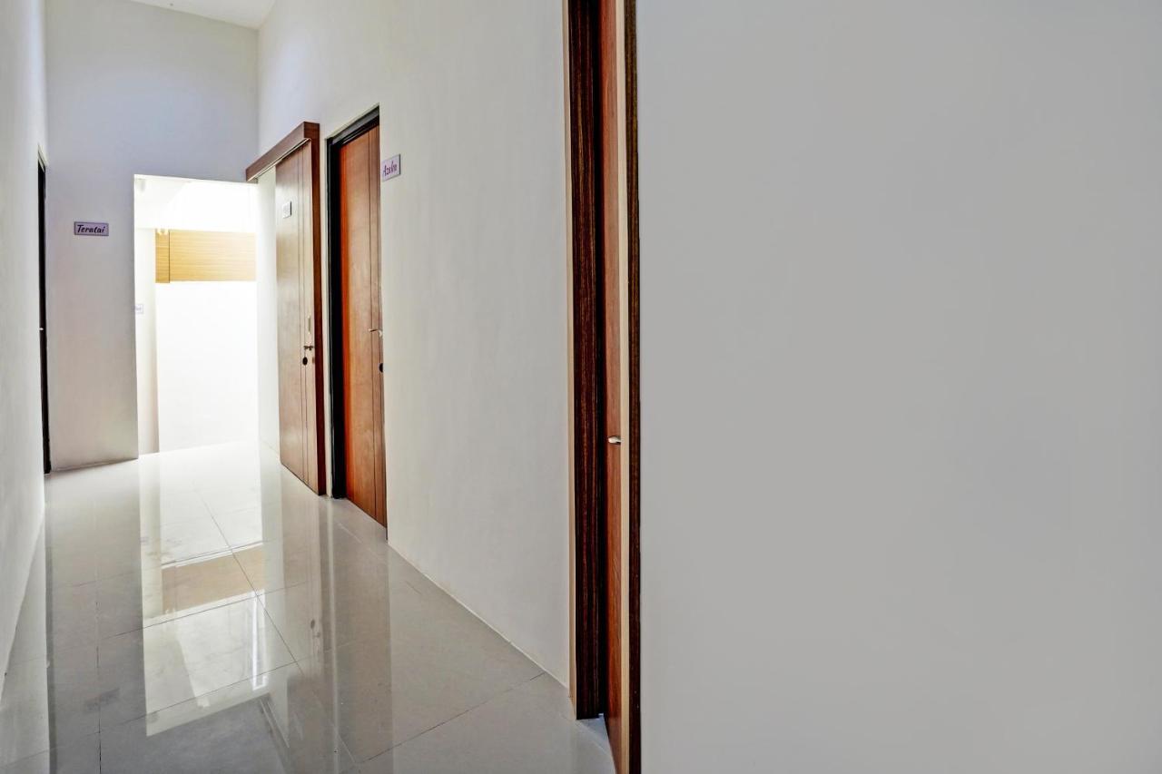 Oyo 92435 Sunlo Cozy Home Family Homestay Syariah Surabaya Eksteriør bilde