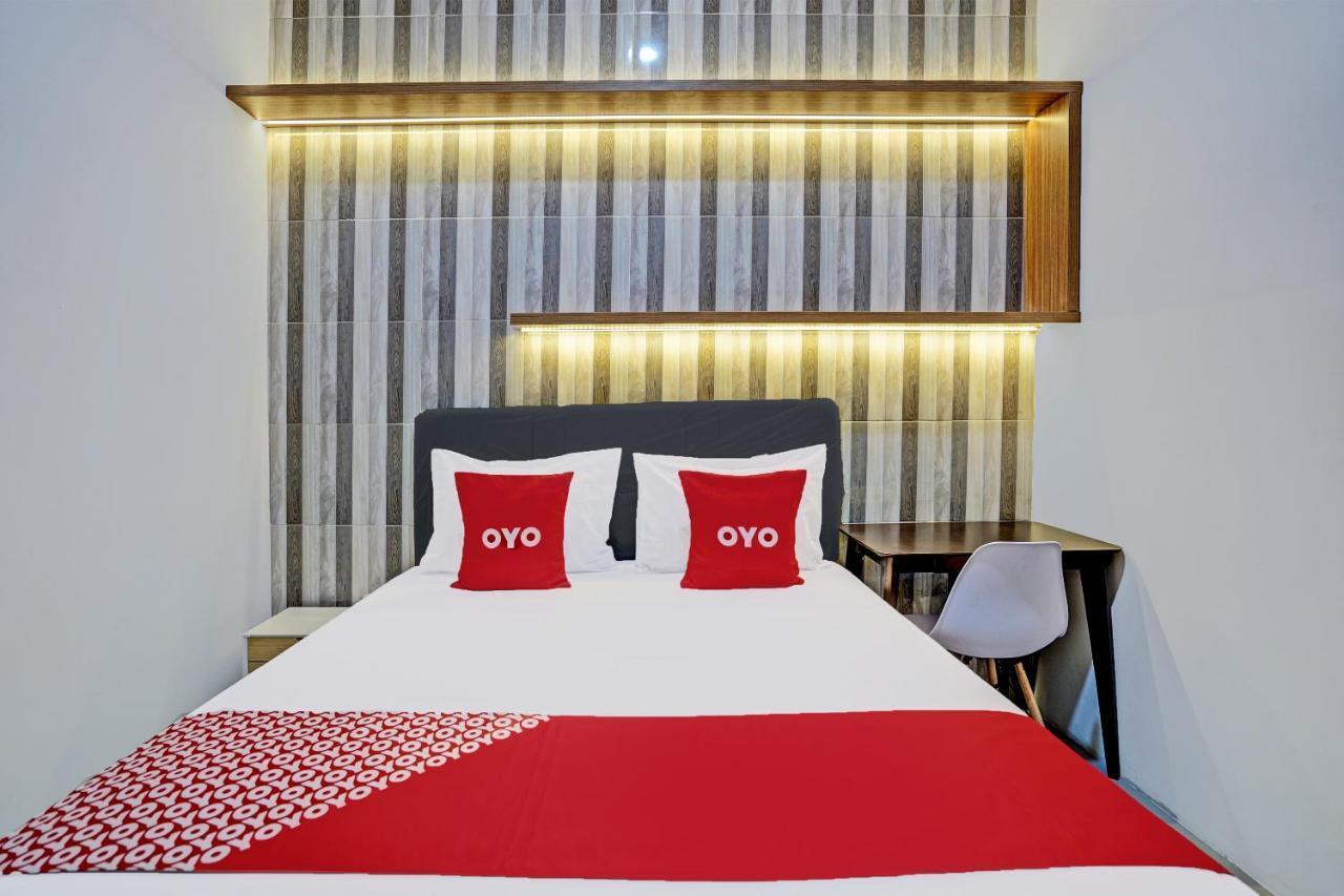 Oyo 92435 Sunlo Cozy Home Family Homestay Syariah Surabaya Eksteriør bilde