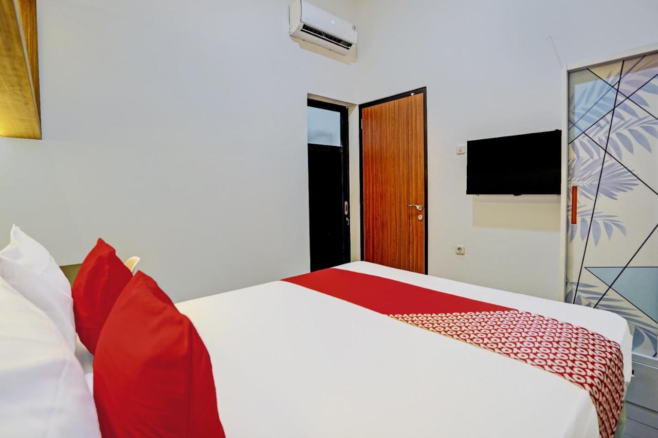 Oyo 92435 Sunlo Cozy Home Family Homestay Syariah Surabaya Eksteriør bilde