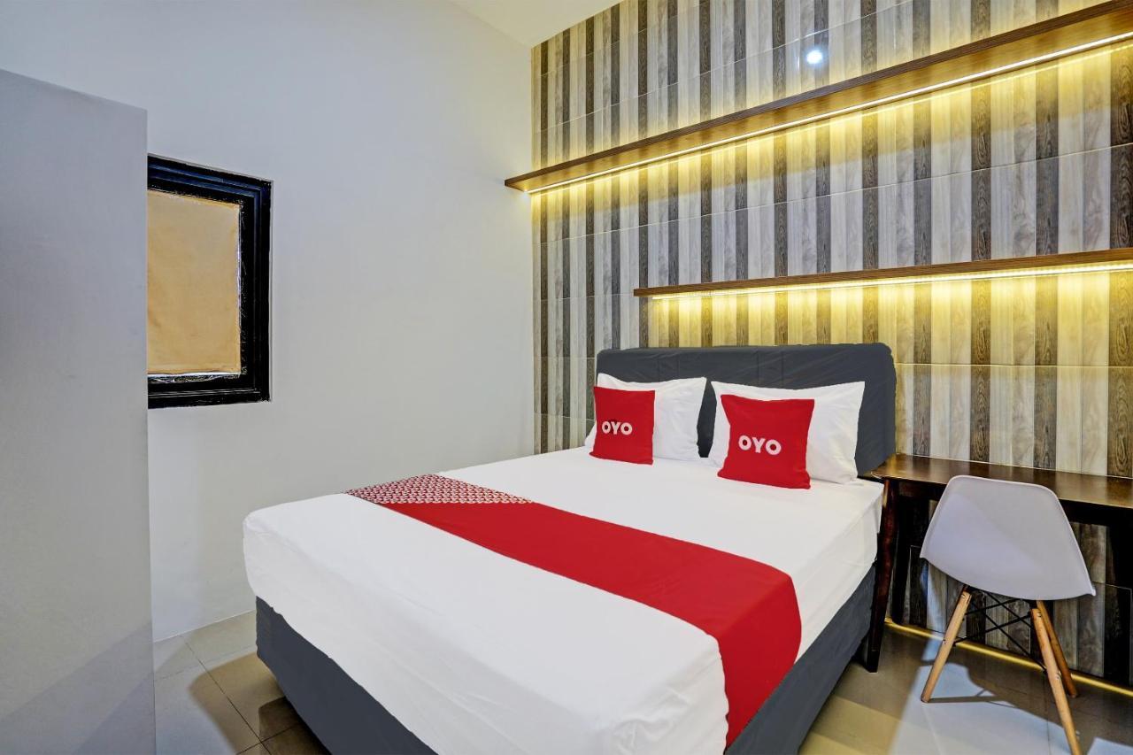 Oyo 92435 Sunlo Cozy Home Family Homestay Syariah Surabaya Eksteriør bilde