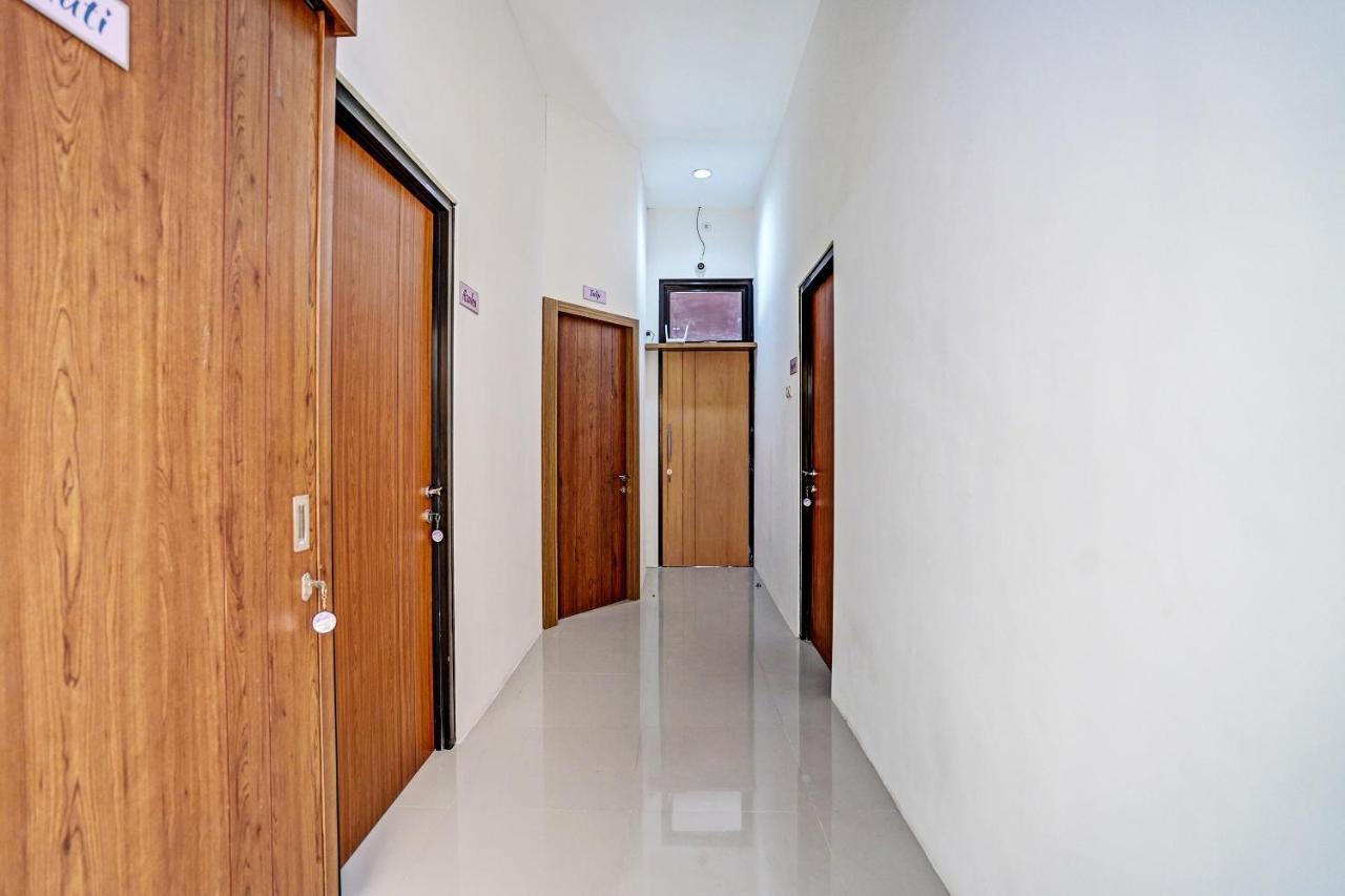 Oyo 92435 Sunlo Cozy Home Family Homestay Syariah Surabaya Eksteriør bilde