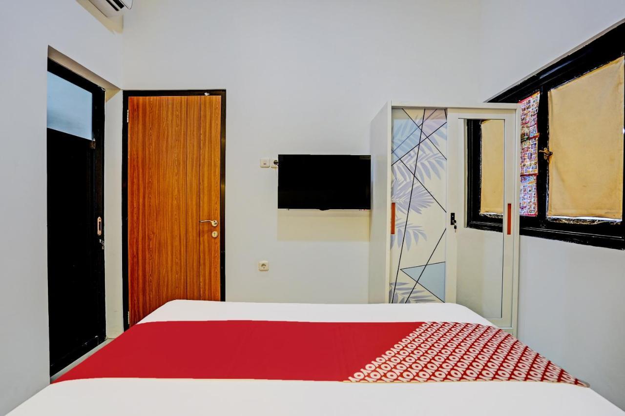 Oyo 92435 Sunlo Cozy Home Family Homestay Syariah Surabaya Eksteriør bilde