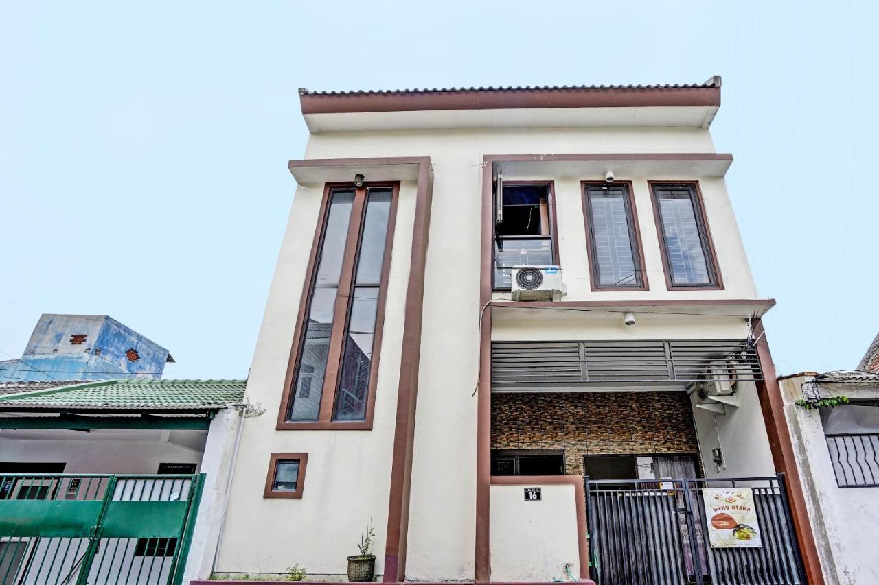 Oyo 92435 Sunlo Cozy Home Family Homestay Syariah Surabaya Eksteriør bilde