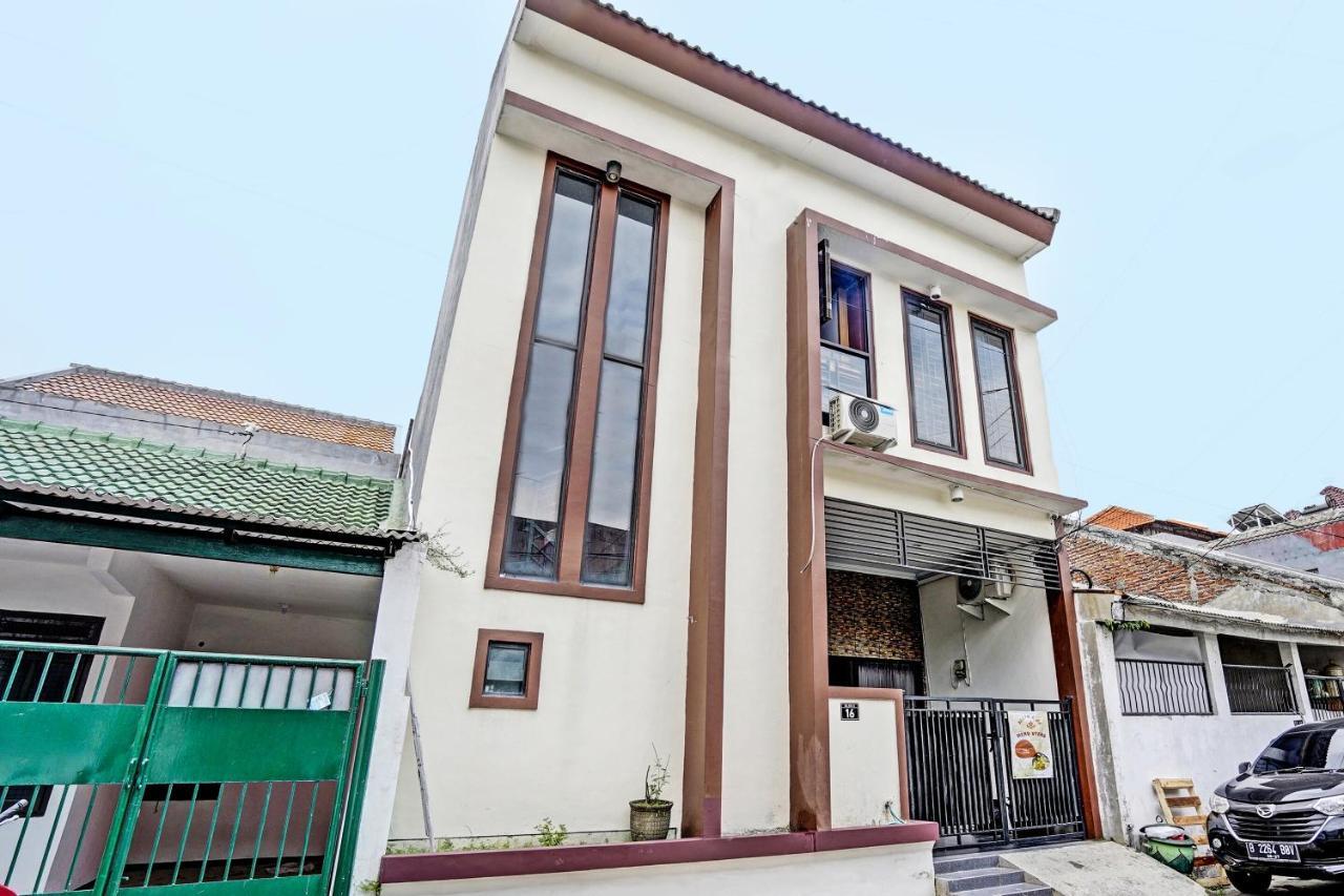 Oyo 92435 Sunlo Cozy Home Family Homestay Syariah Surabaya Eksteriør bilde
